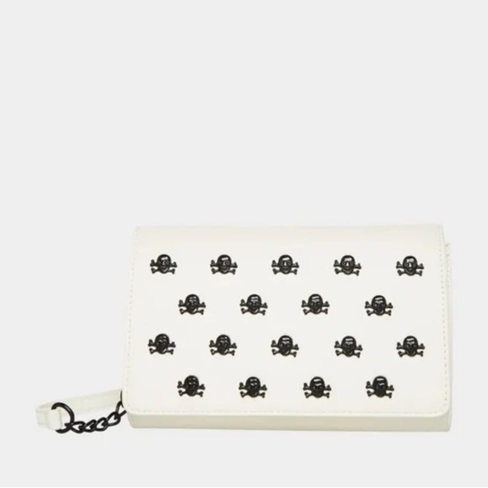 Betsey Johnson XO SKULL CROSSBODY WHITE